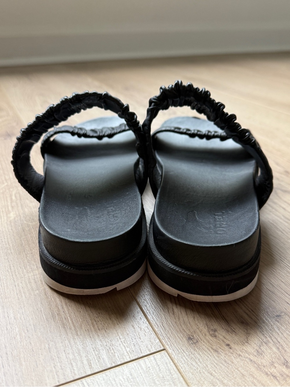 Sorel women’s roaming leather sandals with double ruched straps size 12 - Picture 7 of 8